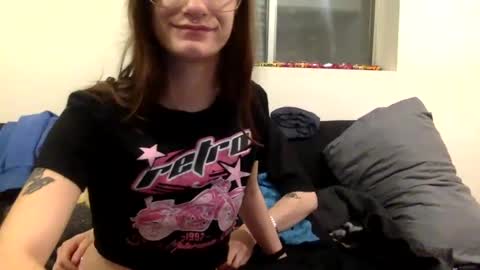 baddgigii online show from November 17, 9:01 am