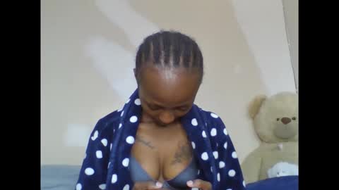 baddie_bunnie online show from April 9, 10:43 am