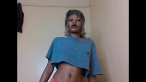 Snapshot of badgurllily chatting on October 20, 3:00 am Lily. online show from October 20, 3:00 am