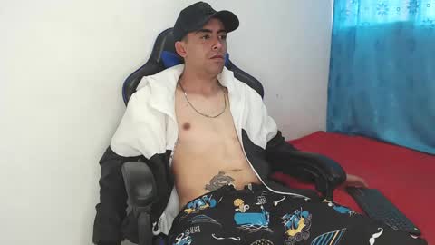Snapshot of badjuanhot chatting on March 9, 3:49 pm Juan Help us reach 100 likes online show from March 9, 3:49 pm