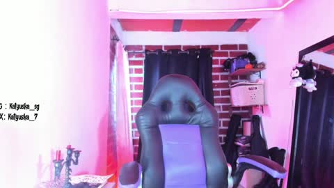        Please help me to reach 100 thumbs up online show from December 5, 8:06 pm