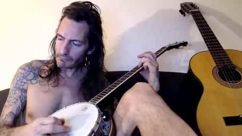 Bailey online show from November 22, 1:59 am