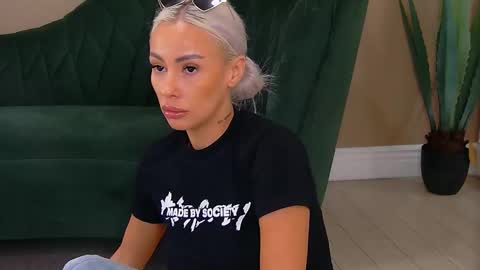 Snapshot of bailey_rush chatting on September 13, 1:57 pm bailey_rush online show from September 13, 1:57 pm