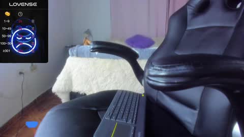 IM BAILEY online show from February 22, 3:45 am