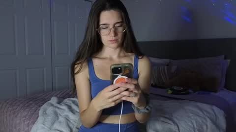 bambifarrina online show from October 4, 2:42 am