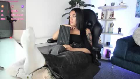 Gabi  online show from November 7, 8:00 pm