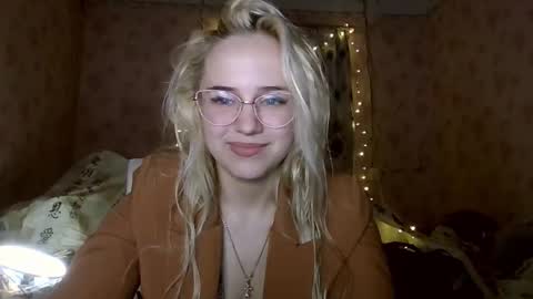 barbie___girl online show from December 22, 6:47 pm