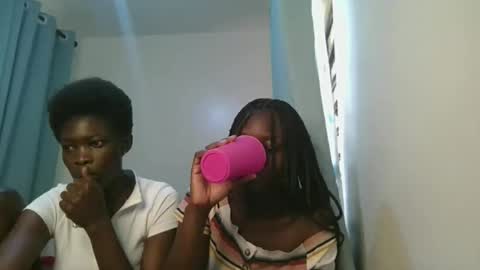 queen online show from March 21, 9:36 am