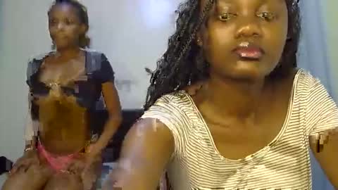 queen online show from April 15, 9:37 pm