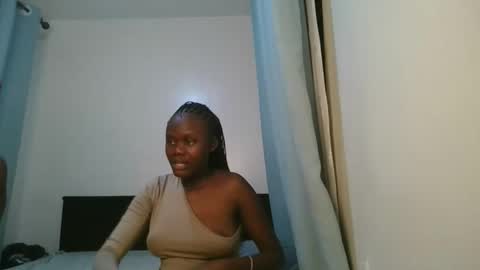 queen online show from March 8, 2:15 am