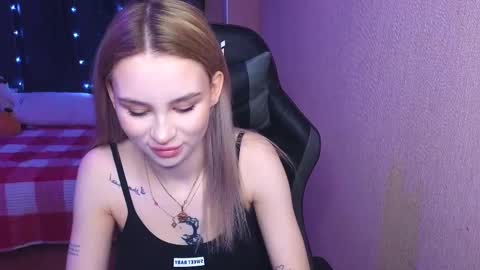Snapshot of barbieee_doll chatting on February 24, 12:05 pm Eva online show from February 24, 12:05 pm