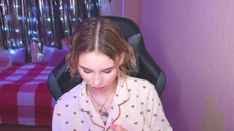 Snapshot of barbieee_doll chatting on February 5, 8:25 pm Eva online show from February 5, 8:25 pm