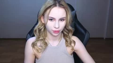 Snapshot of barbieee_doll chatting on March 9, 5:06 pm Eva online show from March 9, 5:06 pm