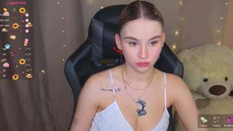 Snapshot of barbieee_doll chatting on September 9, 5:35 pm Eva online show from September 9, 5:35 pm