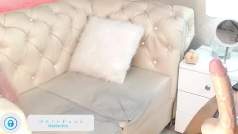 Snapshot of barbiefox_ chatting on January 10, 9:53 pm barbiefox_ online show from January 10, 9:53 pm