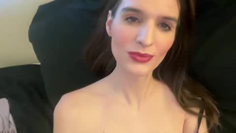 Snapshot of barbiejules chatting on February 23, 9:05 pm BarbieJules online show from February 23, 9:05 pm