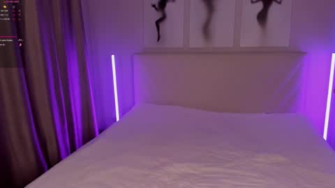 Snapshot of barbielina_ chatting on September 14, 8:54 pm Emma online show from September 14, 8:54 pm