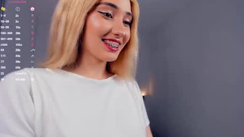 Mia online show from June 14, 3:03 pm