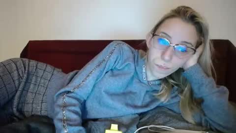 Lena online show from February 8, 7:49 pm