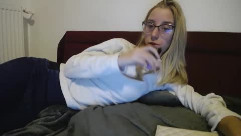 Lena online show from March 8, 7:20 pm