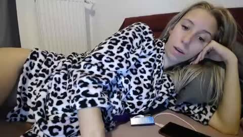Lena online show from December 10, 7:43 pm