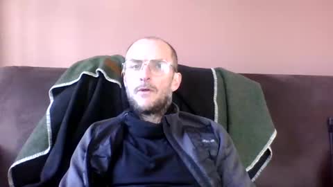 Snapshot of basiccamguy chatting on February 6, 2:15 pm basiccamguy online show from February 6, 2:15 pm
