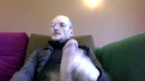 Snapshot of basiccamguy chatting on January 22, 2:46 pm basiccamguy online show from January 22, 2:46 pm