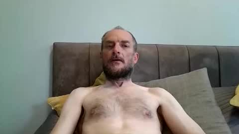 Snapshot of basiccamguy chatting on September 18, 1:04 pm basiccamguy online show from September 18, 1:04 pm