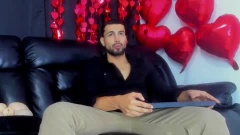 Snapshot of bastian_ruiz chatting on February 14, 3:33 am bastian online show from February 14, 3:33 am