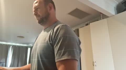 Snapshot of bazooka76 chatting on February 25, 11:15 pm bazooka76 online show from February 25, 11:15 pm