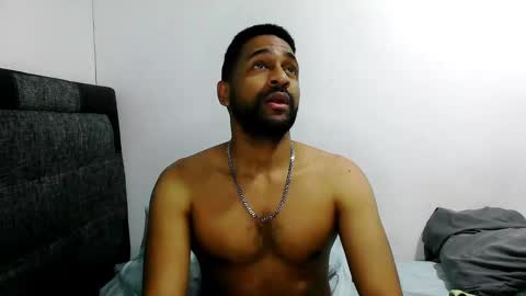 Snapshot of bbcblackhot33 chatting on February 24, 1:02 am john online show from February 24, 1:02 am