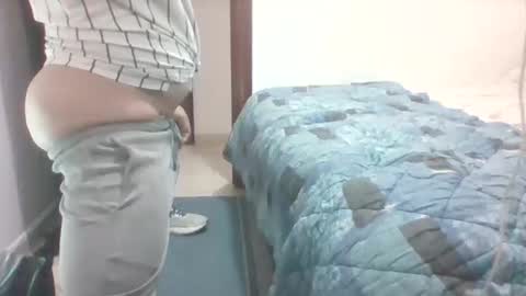 Snapshot of bboy3333333 chatting on February 8, 1:01 pm bboy3333333 online show from February 8, 1:01 pm