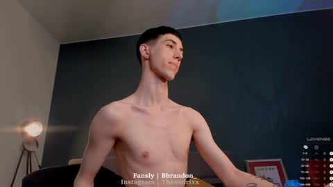 Snapshot of bbrandon_ chatting on December 6, 10:46 pm Brandon online show from December 6, 10:46 pm