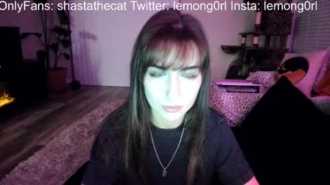 Snapshot of bbshasta chatting on October 11, 4:50 am Shasta online show from October 11, 4:50 am