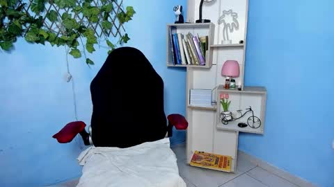 Charlote online show from December 20, 1:18 pm