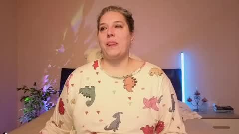 Love online show from April 1, 3:42 pm