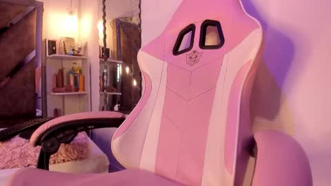 Cloe  online show from October 10, 5:35 am