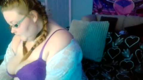 bbwgamergirl93 online show from October 2, 2:21 am