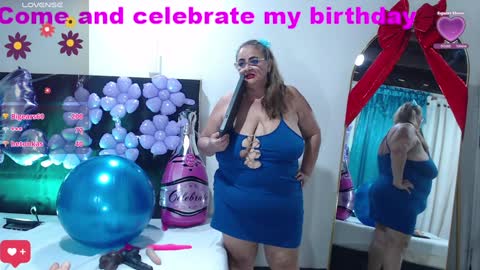 Snapshot of bbwsalome chatting on February 9, 1:00 am Salome online show from February 9, 1:00 am