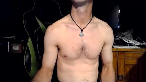 bchillin28 online show from October 22, 7:55 am