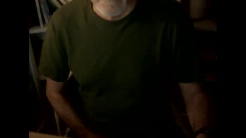 Snapshot of bcn1959 chatting on December 3, 6:32 am bcn1959 online show from December 3, 6:32 am