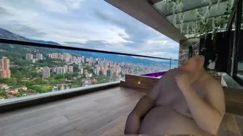 Snapshot of bear4muscle chatting on February 12, 7:55 am Dookie online show from February 12, 7:55 am