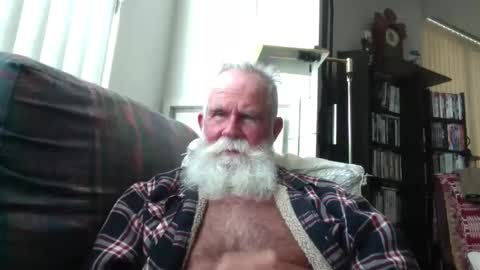 beardbushy online show from October 9, 2:33 pm