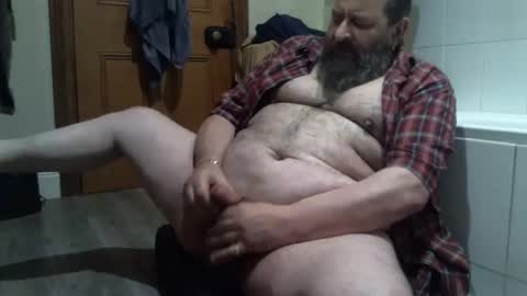 Snapshot of bearsteve75 chatting on December 22, 2:49 pm bearsteve75 online show from December 22, 2:49 pm