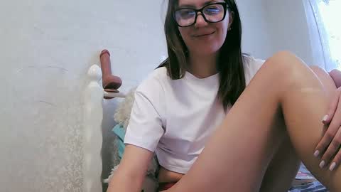 Snapshot of beatricetender chatting on January 13, 7:11 am BeatriceTender online show from January 13, 7:11 am