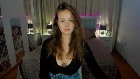 BeatriceWild online show from November 16, 1:24 pm