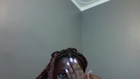 Snapshot of beautie699392 chatting on March 11, 6:41 am Lil stunner online show from March 11, 6:41 am