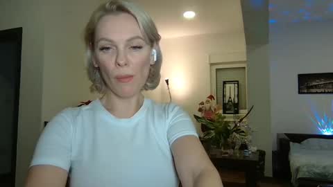 Snapshot of beautifulkollettee chatting on December 30, 10:55 pm Beautifulkollette online show from December 30, 10:55 pm