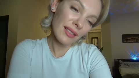 Snapshot of beautifulkollettee chatting on January 3, 11:01 pm Beautifulkollette online show from January 3, 11:01 pm