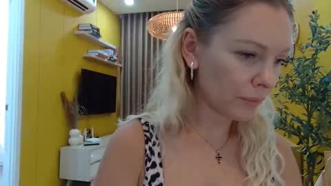 Snapshot of beautifulkollettee chatting on September 17, 6:06 am Beautifulkollette online show from September 17, 6:06 am